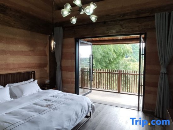 Standard Double room with lake view