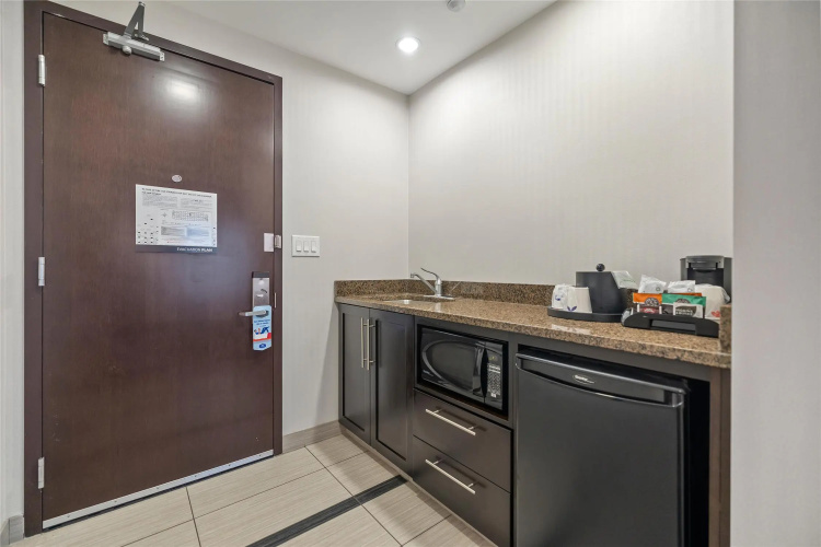 Hampton Inn by Hilton Winnipeg Airport/Polo Park photo 28