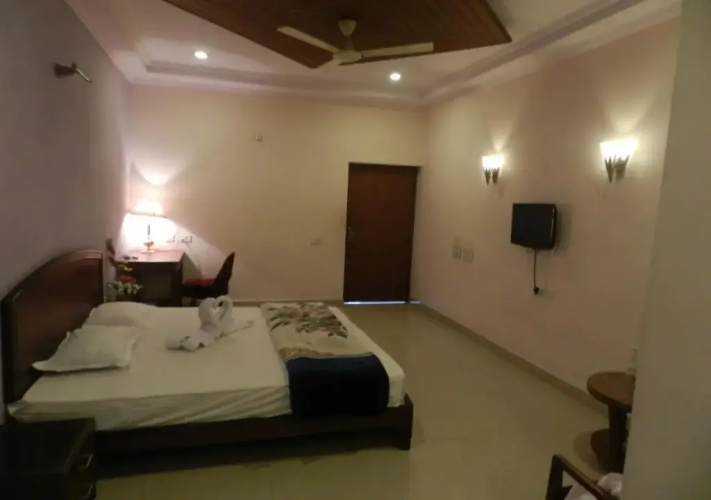Lakshmi Vilas Hotel