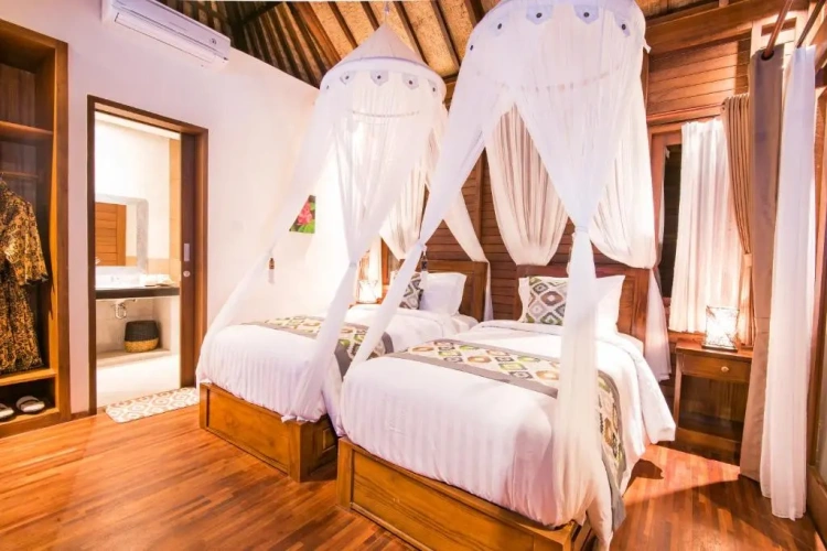 2 Bedrooms Villa