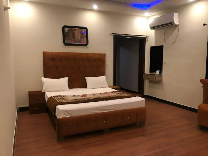 Defence Mark Hotel