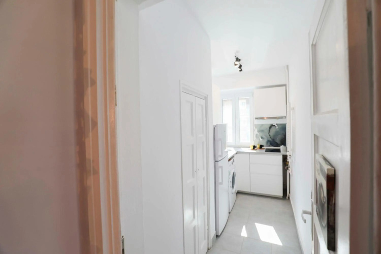 Victoria Avenue Apartment