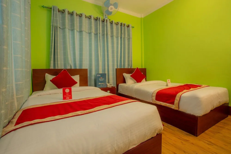 Oyo 146 Somewhere Hotel & Restaurant