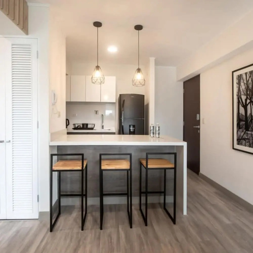 w Modern 1BR With Balcony in San Isidro