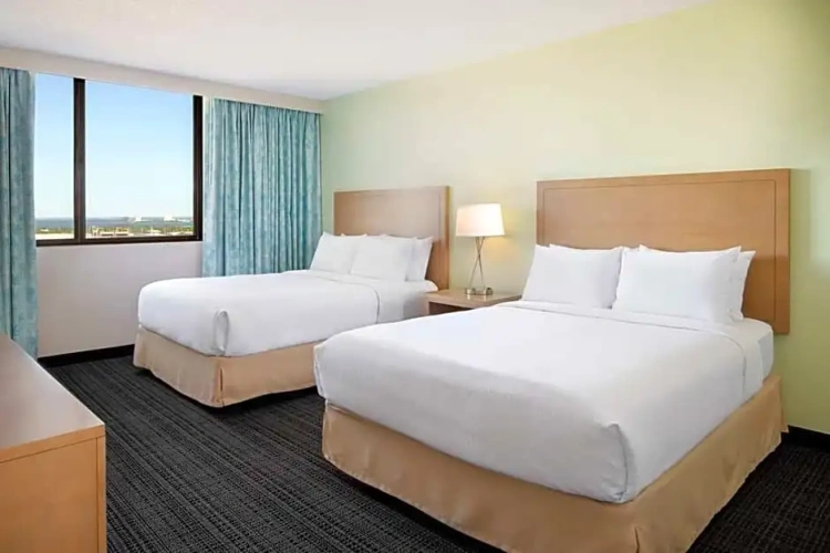 2 room Quadruple Suite with bay view