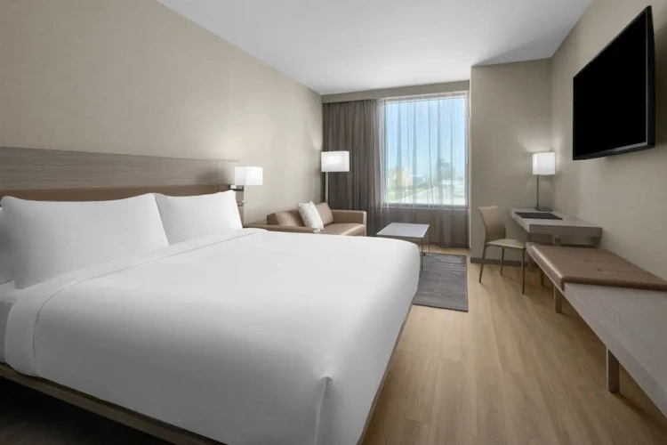 Double room with pool view