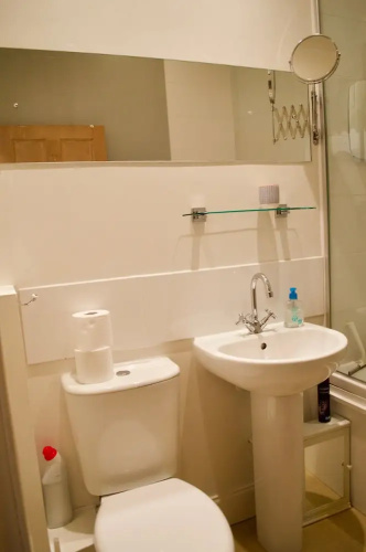 1 Bedroom Ground Floor Colony Flat