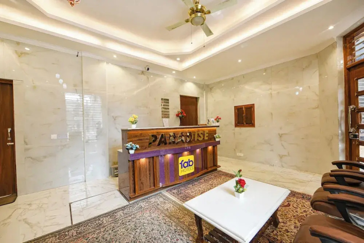 Fabhotel Paradise