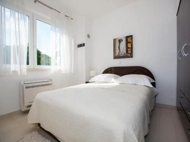 4B Apartments