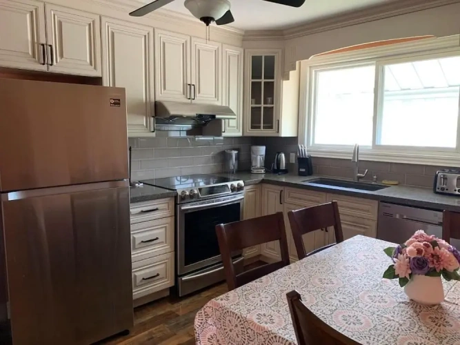 2 Bedrooms Apartment