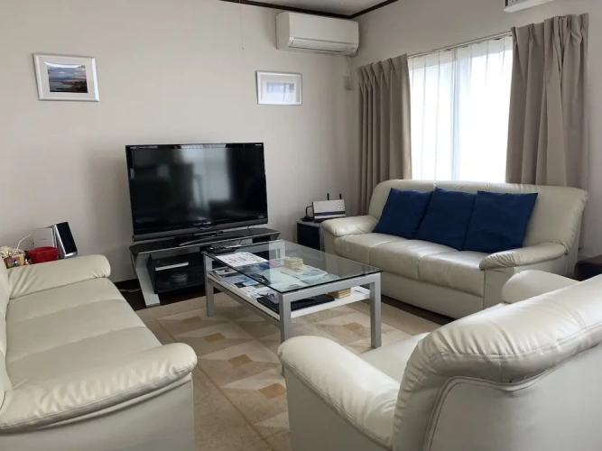 3 Bedrooms Cottage