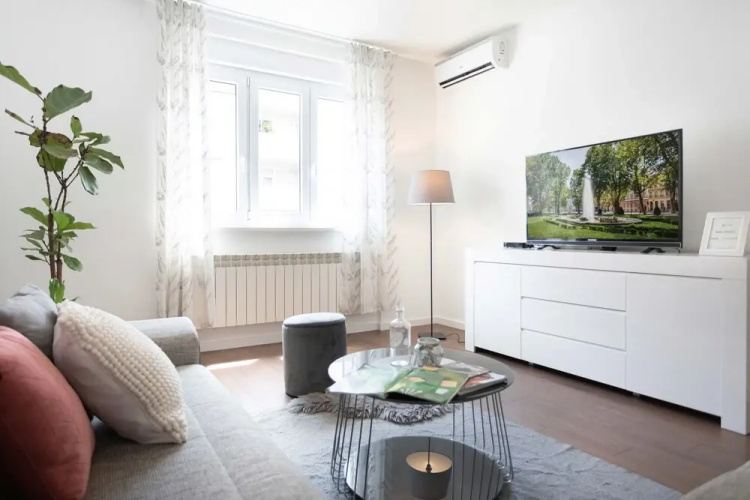 Sunny 2bdr Apartment With a Balcony