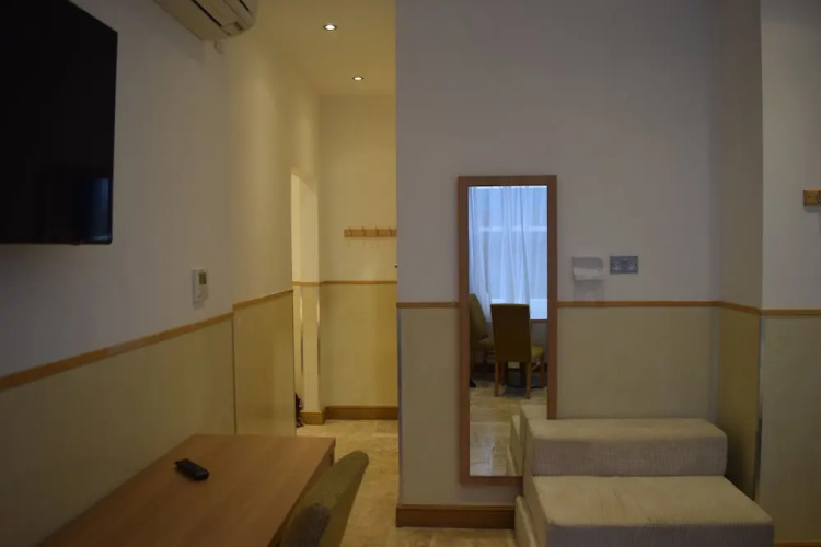 Arlo Apartments