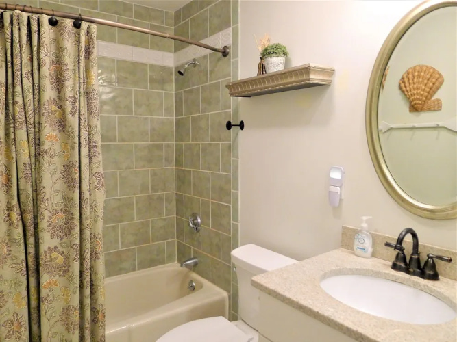 87 Chilton - 2 Bedroom Condo