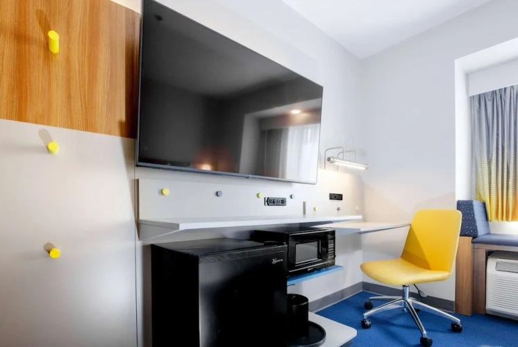 Quadruple Suite