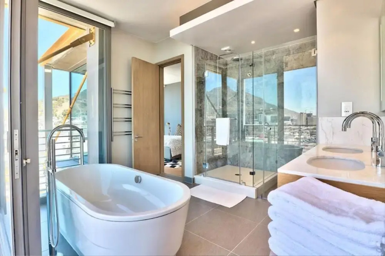Executive Yacht View Two Bedroom Apartment - 007