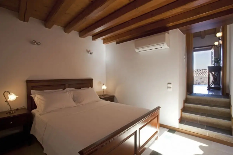 Likinia Hotel