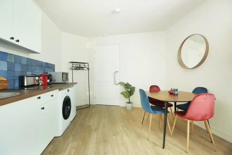 Apartment Exposition Center