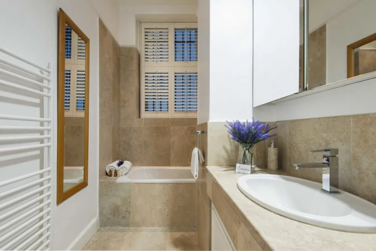 Spacious Cromwell Road Apartment - JSP