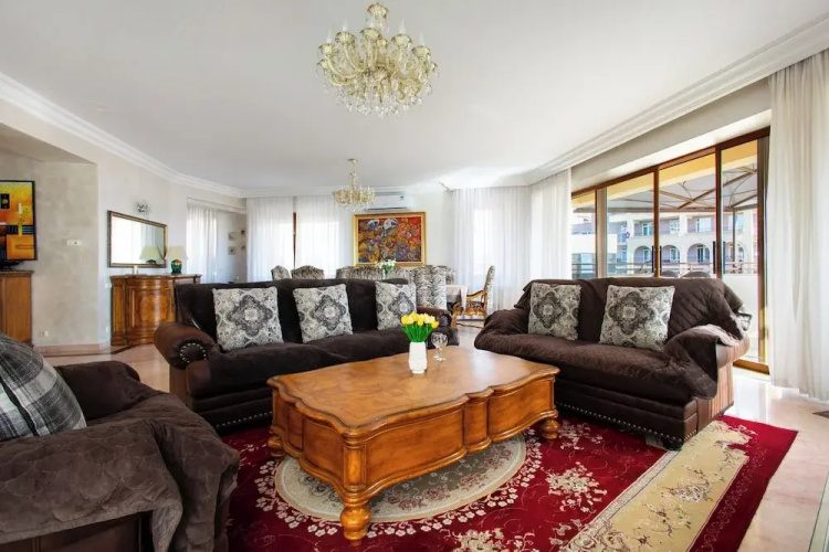 Apartment by Luxe Group HH888