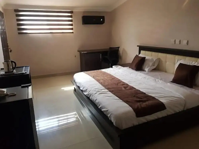 House 919 Suites And Apartments
