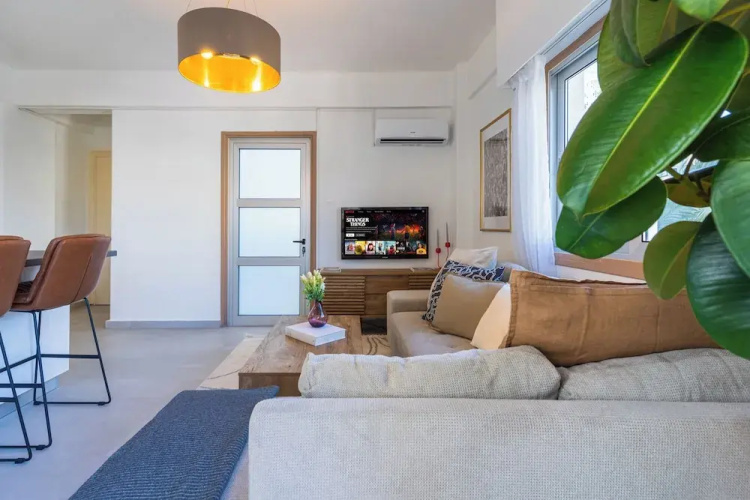 Elegant City Central Suite
