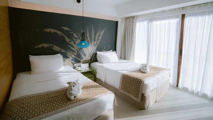 Deluxe room with pool view