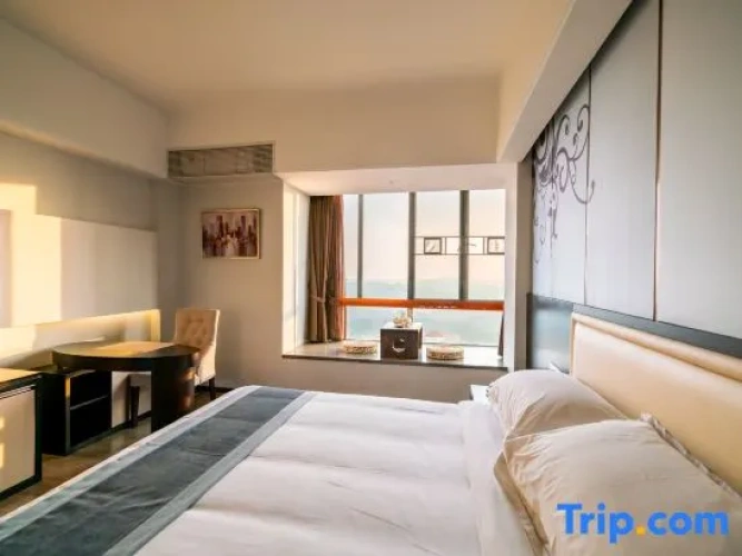 1 Bedroom Suite with garden view