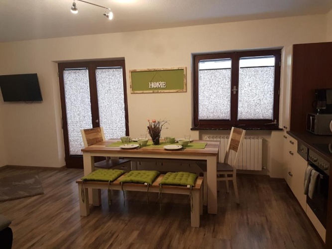 3 Bedrooms Apartment