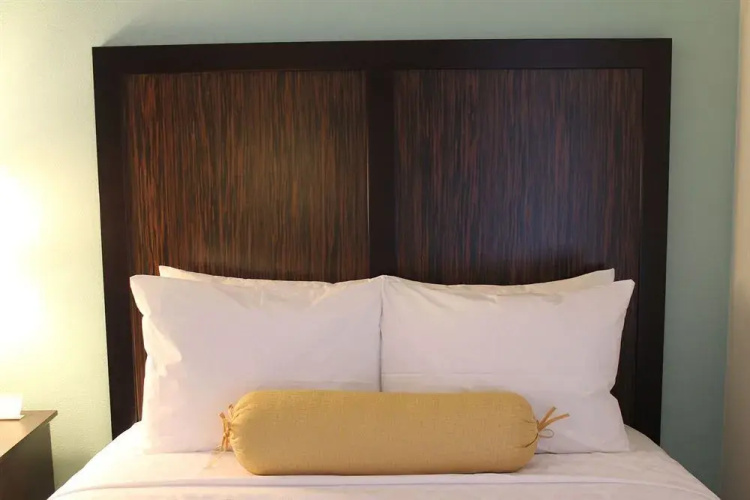 Irvine Suites Hotel