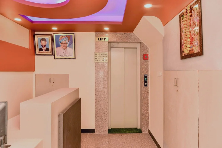 Hotel Suraj Villa By OYO Rooms