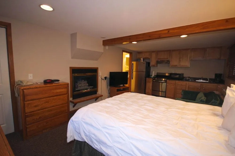 Streamside on Fall River