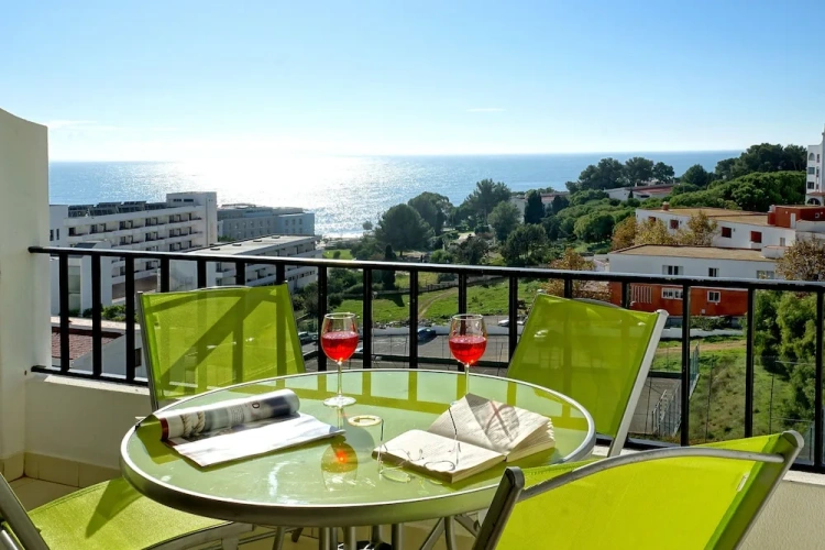 1 Bedroom Apartment with balcony and with sea view
