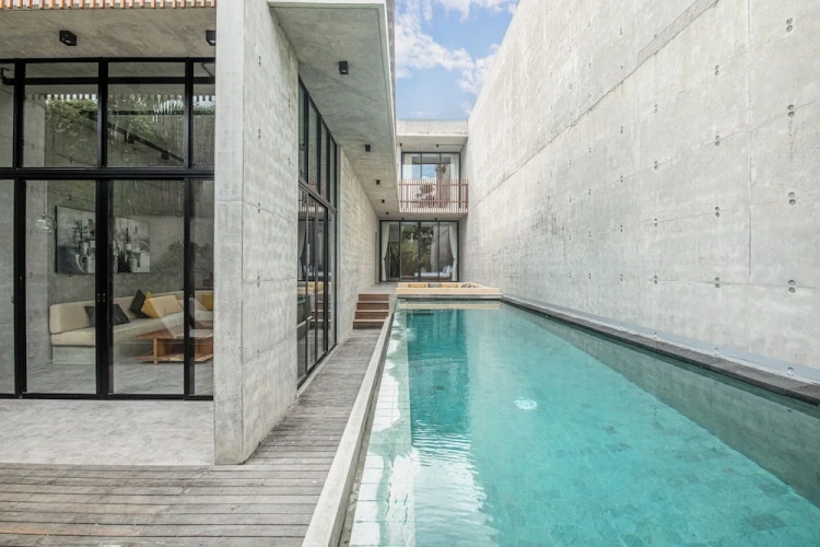 4 Bedrooms Villa