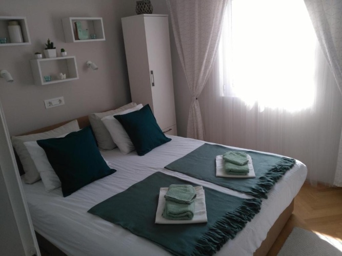 3 Bedrooms Apartment