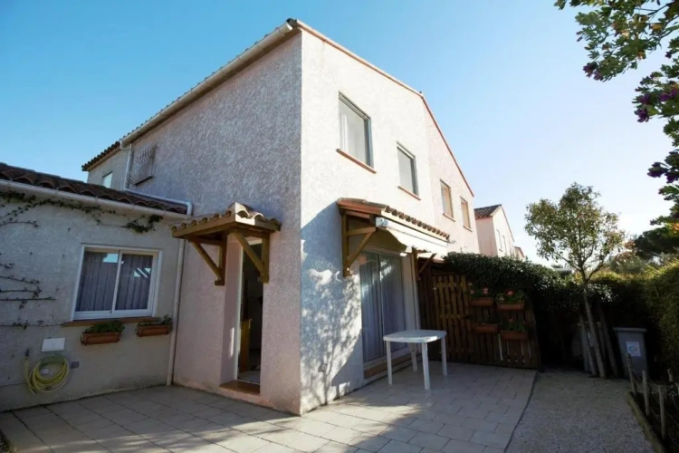 2 Bedrooms Cottage