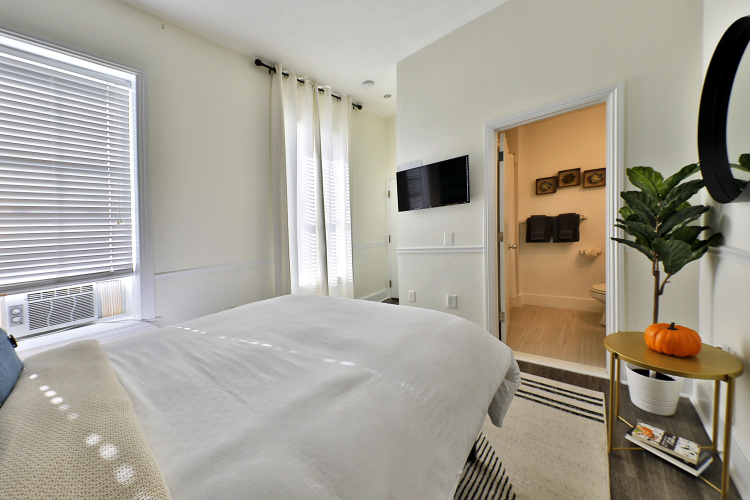 Modern Studio in South End!