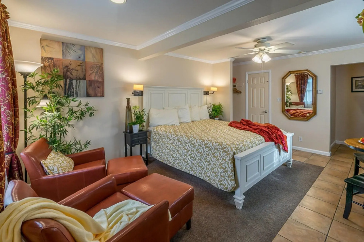 Beach House Inn