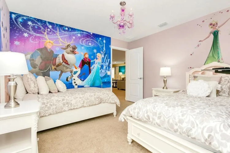 8BR Mansion With Private Pool Netflix Games