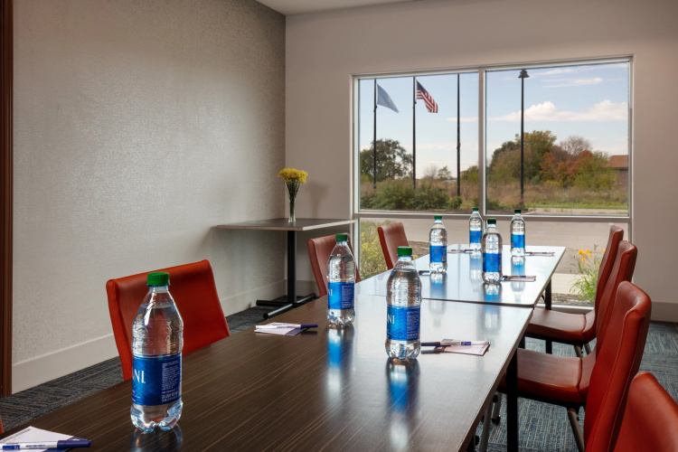 Holiday Inn Express & Suites Beloit photo 9