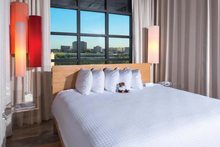 NYLO Las Colinas Hotel, Tapestry Collection by Hilton
