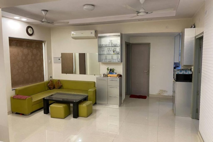 3 Bedrooms Apartment