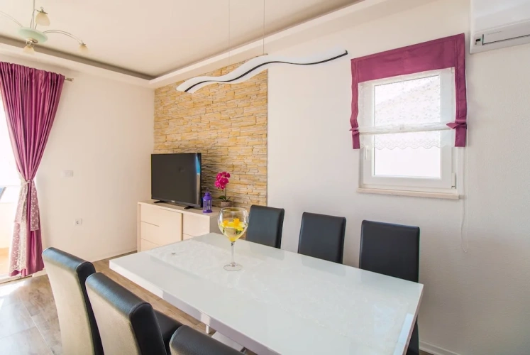 1 Bedroom Deluxe Apartment