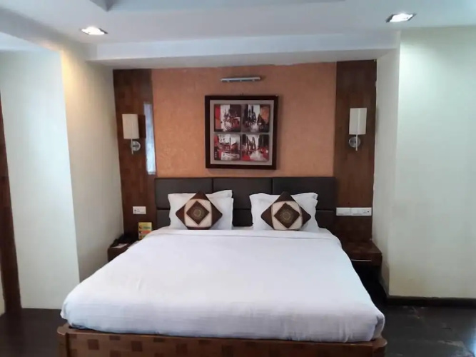 Hotel Raj Residency