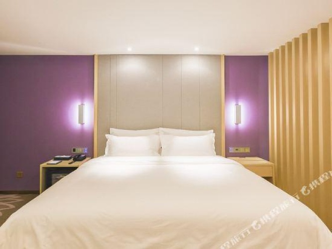 Business Quadruple Suite