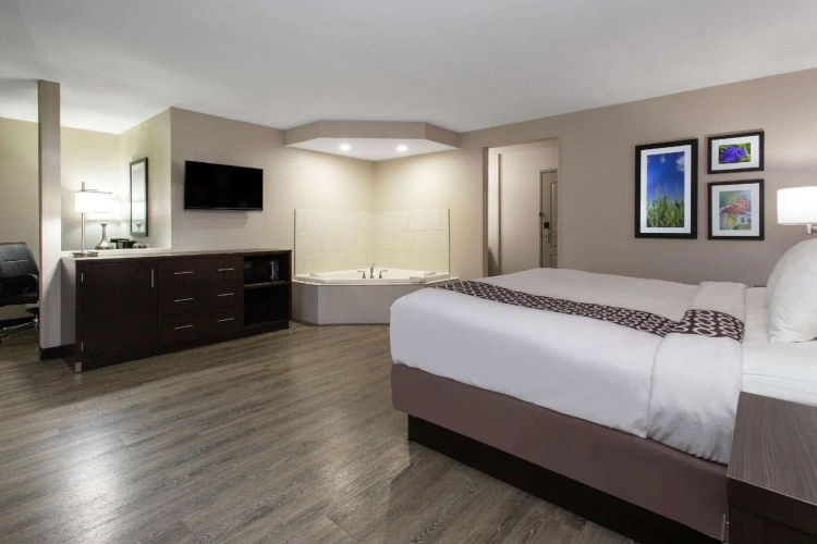 Jetted Tub Double room