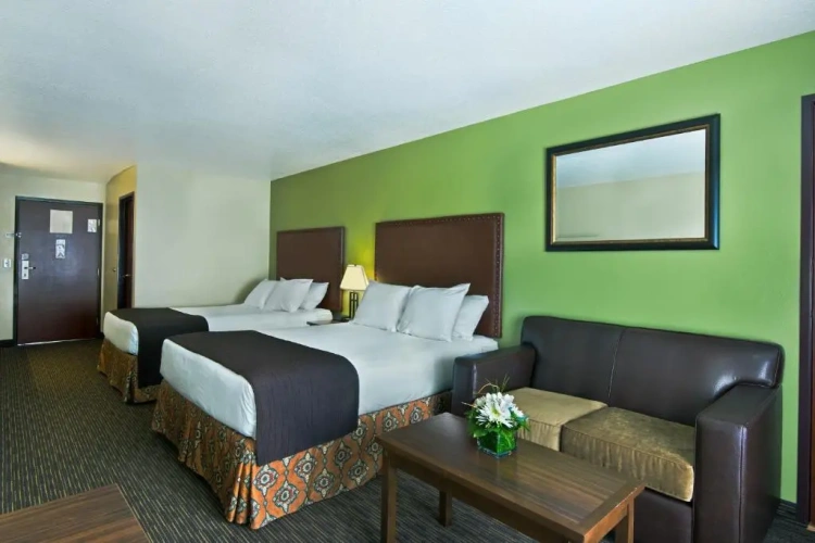 Quadruple Suite