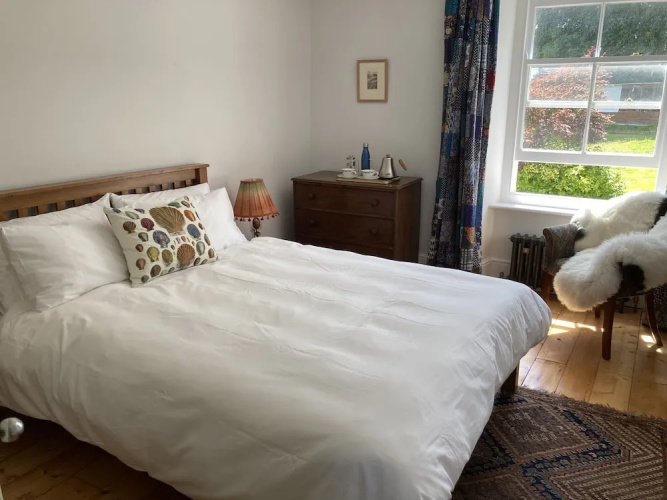 Frizenham Farmhouse B&B