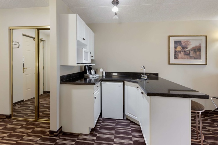 Best Western Plus Orillia Hotel photo 30