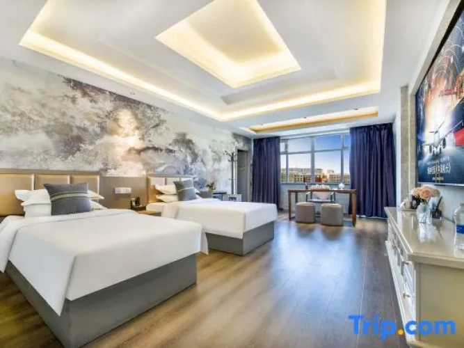 Quadruple Suite with city view